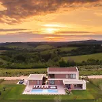 Willa Sanpadeo For Kids & Families In Istria With Jacuzzi, Sauna & Sea View *