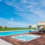 Willa Sanpadeo For Kids & Families In Istria With Jacuzzi, Sauna & Sea View *
