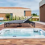 Willa Sanpadeo For Kids & Families In Istria With Jacuzzi, Sauna & Sea View Brtonigla