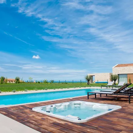 Vila Sanpadeo For Kids & Families In Istria With Jacuzzi, Sauna & Sea View *