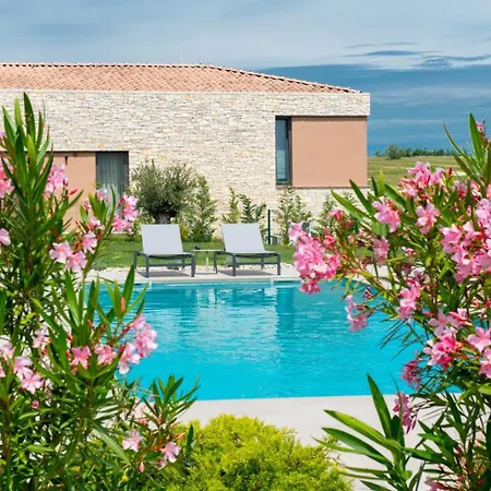 Sanpadeo For Kids & Families In Istria With Jacuzzi, Sauna & Sea View *