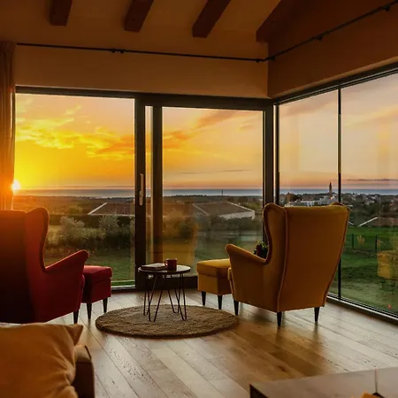 Sanpadeo For Kids & Families In Istria With Jacuzzi, Sauna & Sea View 빌라 브르토니글라